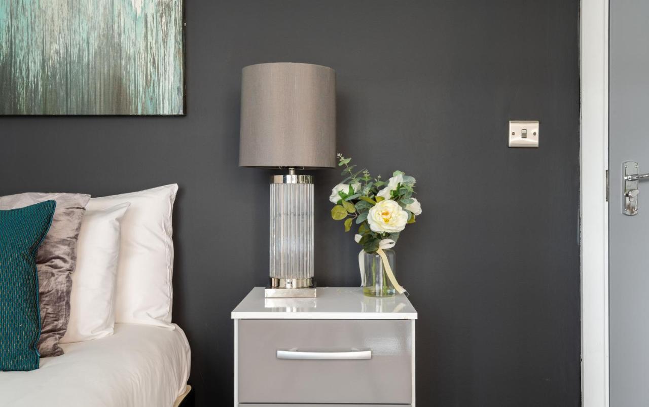 Spacious And Modern 4 Bed Apartment Next To Borough Station Лондон Экстерьер фото